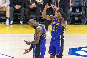01直播NBA_首发阵容官宣_战术复盘拆解