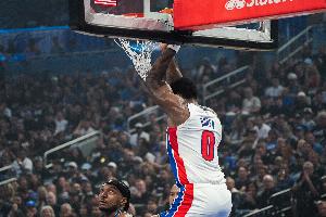 01直播NBA直播时间_黑白雨燕网络直播_更衣室独家爆料