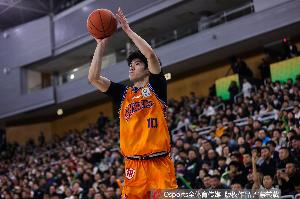 华盛顿神秘人vs金州女武神直播_黑白雨燕网络直播_更衣室独家爆料