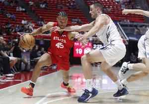 极速超鹰广州FCvs广东客家青年直播_超清无插件信号_前方伤停情报