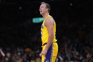 01直播nba免费观看高清版_全场进球集锦_现场高清回放
